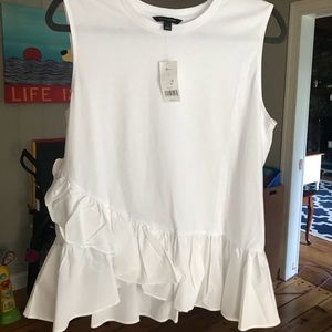 🍌Banana Republic Ruffle hem couture tee